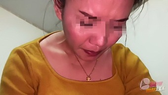 妻がいない間に、巨乳の叔母とアマチュアのお父さんの秘密の情事