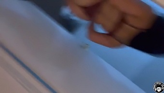 巨乳の義母が義理の息子と父親がいない間にハードコアセックス。