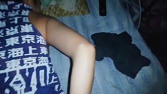 睡觉时意外的肛交让我感到惊讶