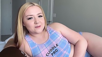 继父的禁忌欲望:声称18岁的处女～家庭幻想～中出