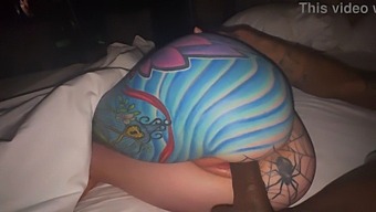 欧洲美女奥利维亚慢动作骑着大黑屌